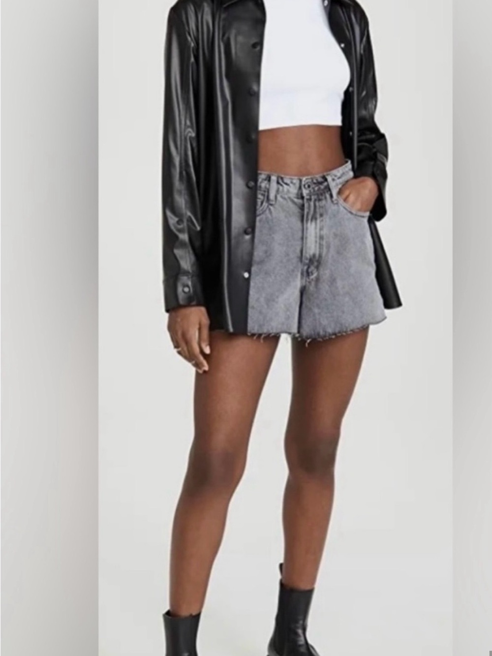 NWT WeWoreWhat Washed Grey Boyfriend Jean Shorts, Size 24 - Picture 3 of 8
